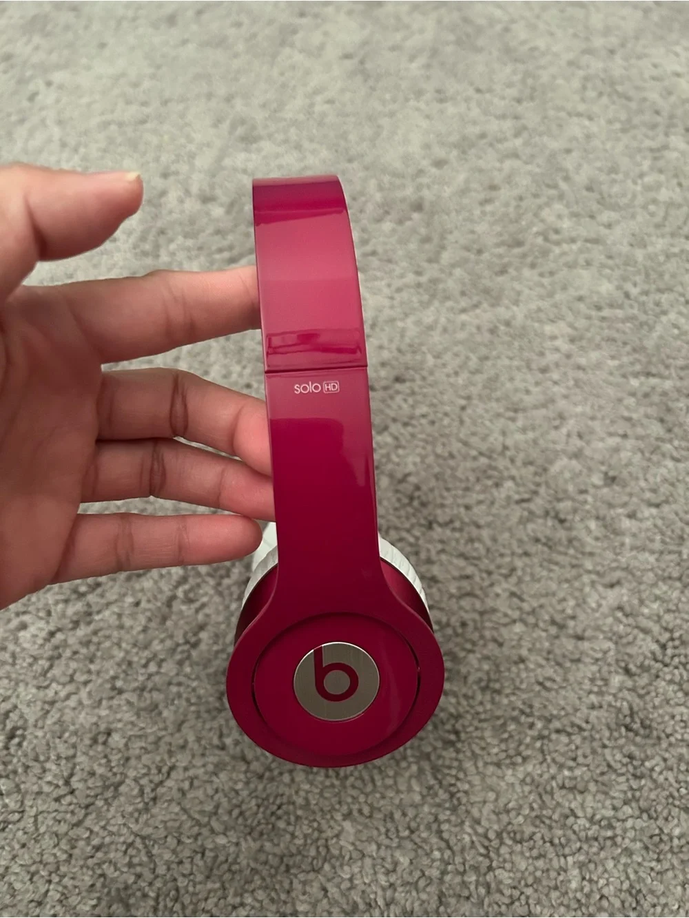 Beats by Dre Magenta/White On-Ear Headphones with Black Zip Case